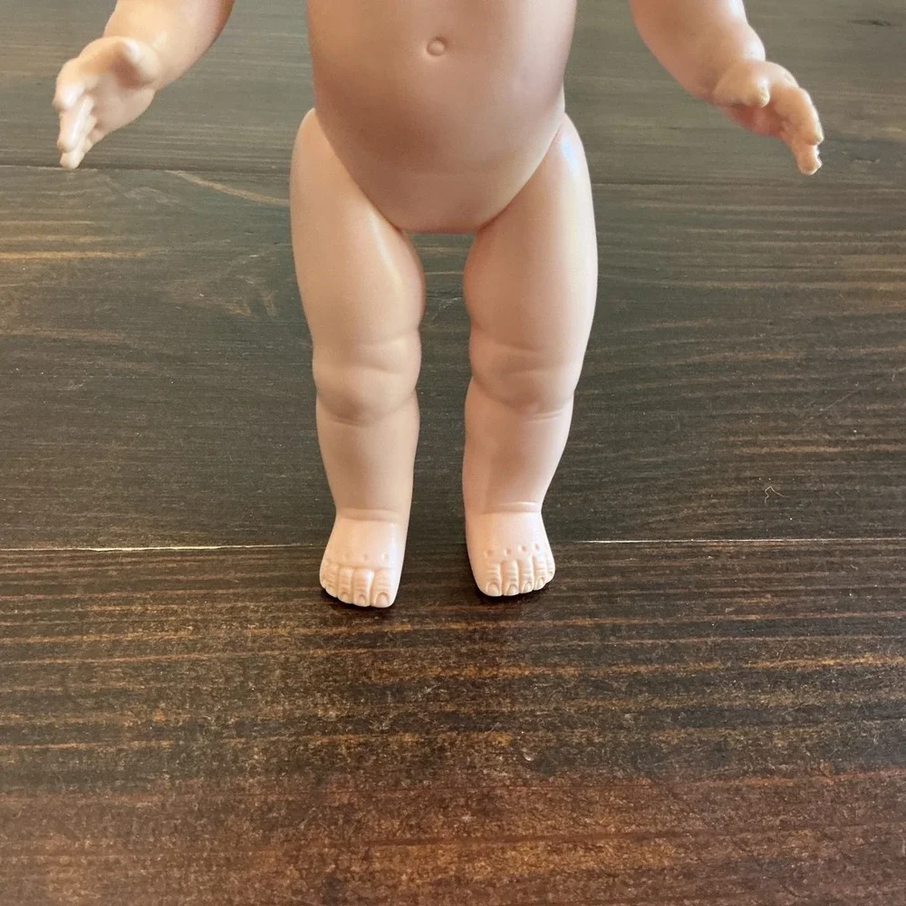 Vintage 1980 Effanbee 11 Inch Vinyl Baby Doll Brunette Sleep Eyes Freckles 1480‎